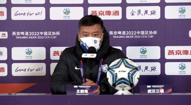 《马卡报》表示，菲利克斯在来到马竞的圣拉斐尔基地后，几乎没有与任何队友和工作人员打过招呼，而他的随行人员则在训练场上走来走去，惹恼了在场的人。
